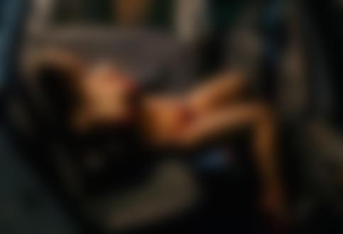 Обои для рабочего стола Девушка в нижнем белье позирует в авто, фотограф Dmitry Filatov