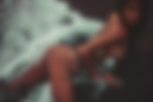 Обои на рабочий стол Девушка лежит в морской воде, by Снежана Морозова