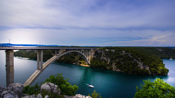 Обои на рабочий стол Красивый вид на мост через реку Крка, Хорватия / Croatia, Krka River