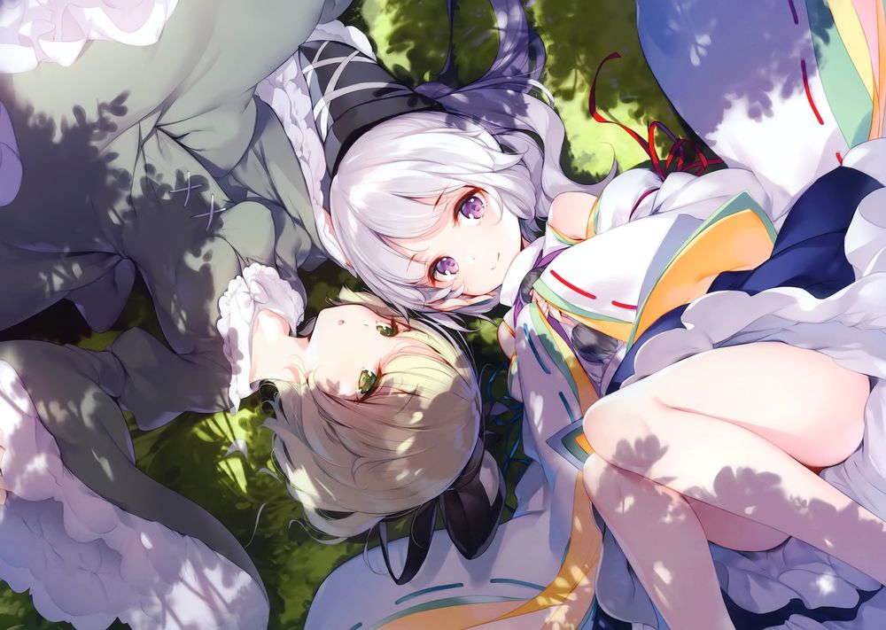 Обои для рабочего стола Soga no Tojiko / Сога-но Тодзико и Mononobe no Futo / Мононобе-но Футо лежат на зеленой траве, персонажи из серии компьютерных игр Touhou Project / «Проект «Восток»», art by ke-ta