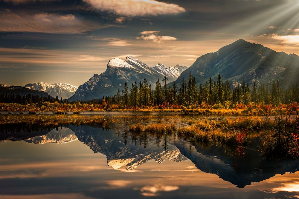 Обои для рабочего стола Вид на озеро Вермиллион / Vermillion Lakes с прекрасным отражением горы Рандл / Mount Rundle, Канада / Canada, by Perry Hoag