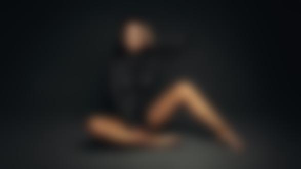 Обои для рабочего стола Модель Freja Benedikte в черном трико на темном фоне, by Infinitive Studios