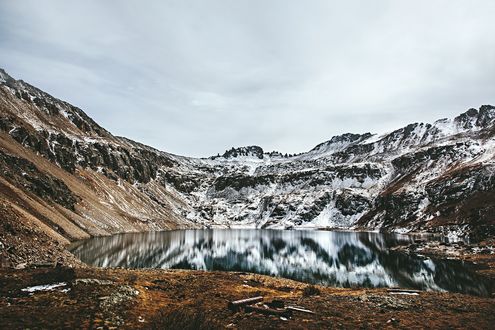 Картинки горы на черном фоне