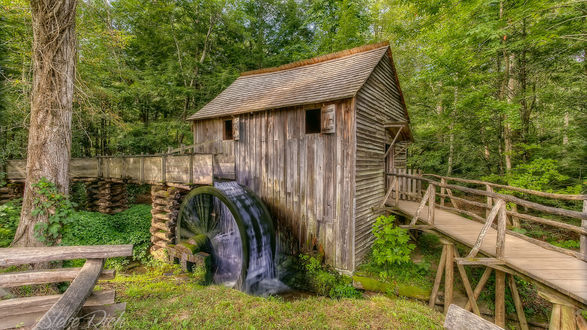 Обои на рабочий стол Старая водяная мельница John Cable Grist Mill in Cades Cove, Tennessee, Great Smoky Mountains National Park / John Cable Grist Mill в Cades Cove, Теннесси, Национальный парк Грейт-Смоки-Маунтинс