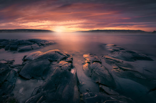 Обои на рабочий стол Закат на озере Tyrifjorden, Norway / Тирифьорден, Норвегия, фотограф Ole Henrik Skjelstad