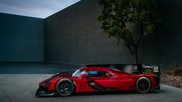 Обои на рабочий стол Гоночный автомобиль Mazda Rt24-p