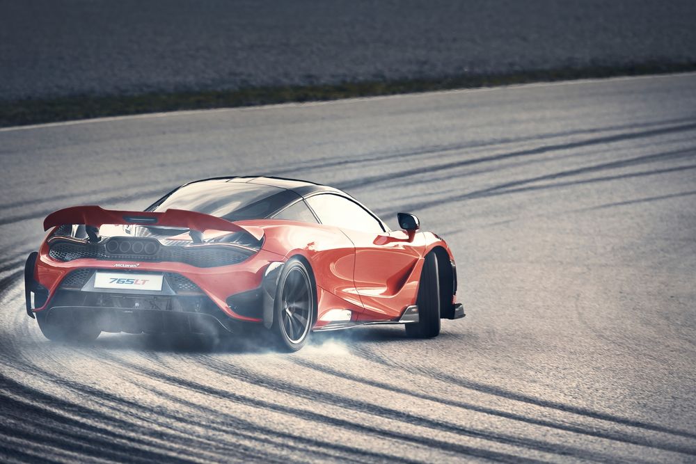 Обои для рабочего стола McLaren представил «длиннохвостый» суперкар 765LT, 2020 года