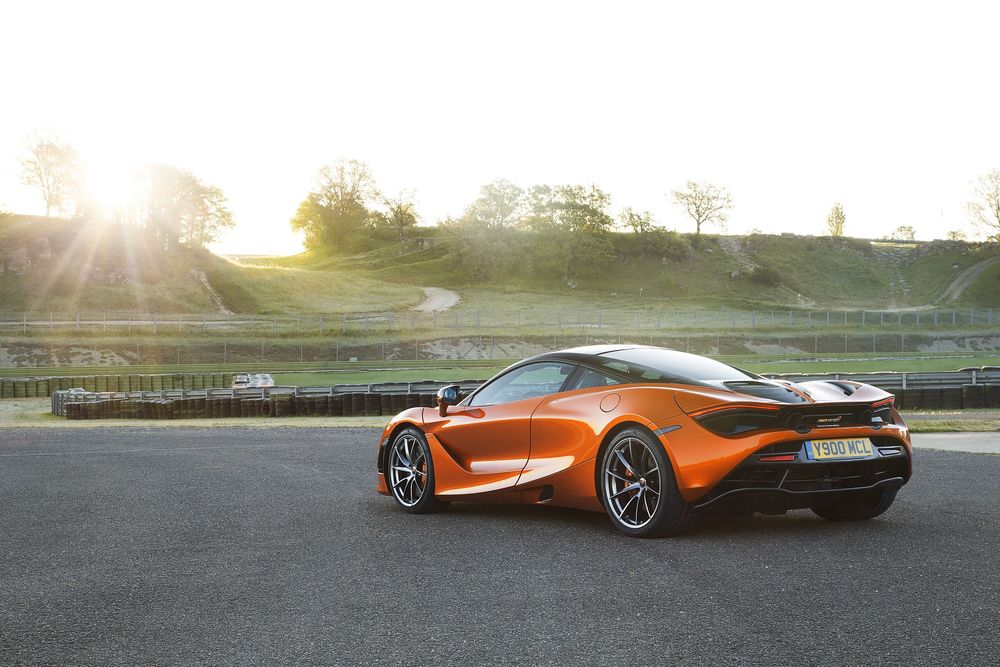 Обои для рабочего стола Новый, купе Azores Orange McLaren 720S, 2018 года
