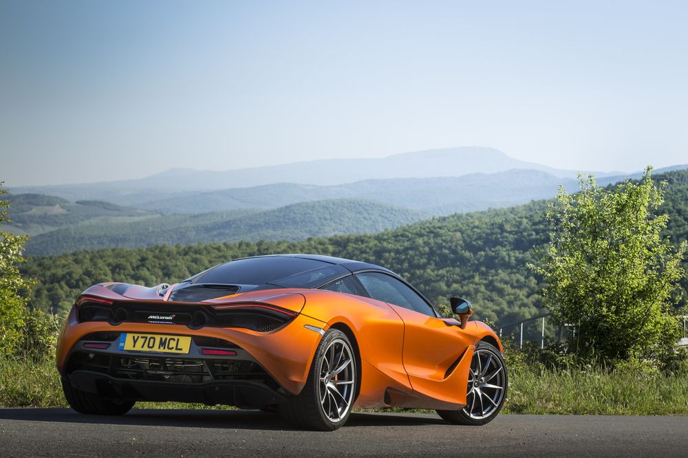 Обои для рабочего стола Новый, купе Azores Orange McLaren 720S, 2018 года