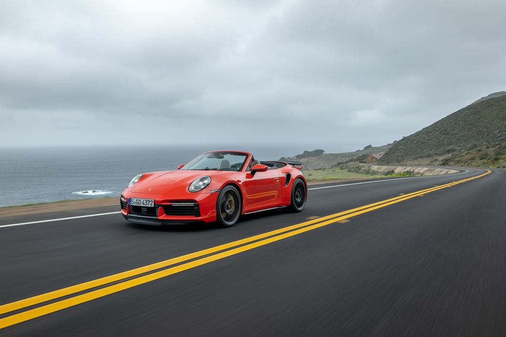 Обои для рабочего стола Компания Porsche предоставила новый Porsche 911 Turbo S Cabriolet Aerokit (992), 2020 года