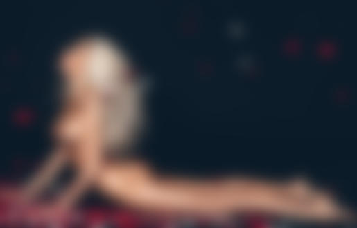 Обои на рабочий стол Модель Юлия Росса на обложке журнала Playboy, фотограф Мария Бутенец