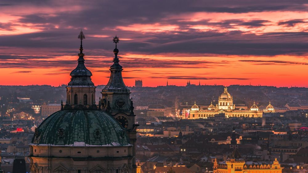 Обои для рабочего стола Старая Prague, Czech Republic / Прага, Чехия на фоне вечернего заката