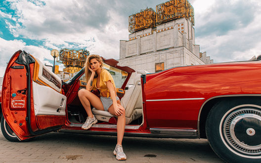 Обои на рабочий стол Модель Даша Маринина сидит в авто, фотограф Alexey Trifonov