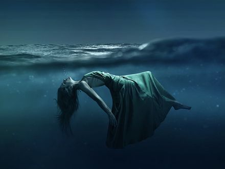 Обои на рабочий стол Девушка под водой, by Lasse Behnke