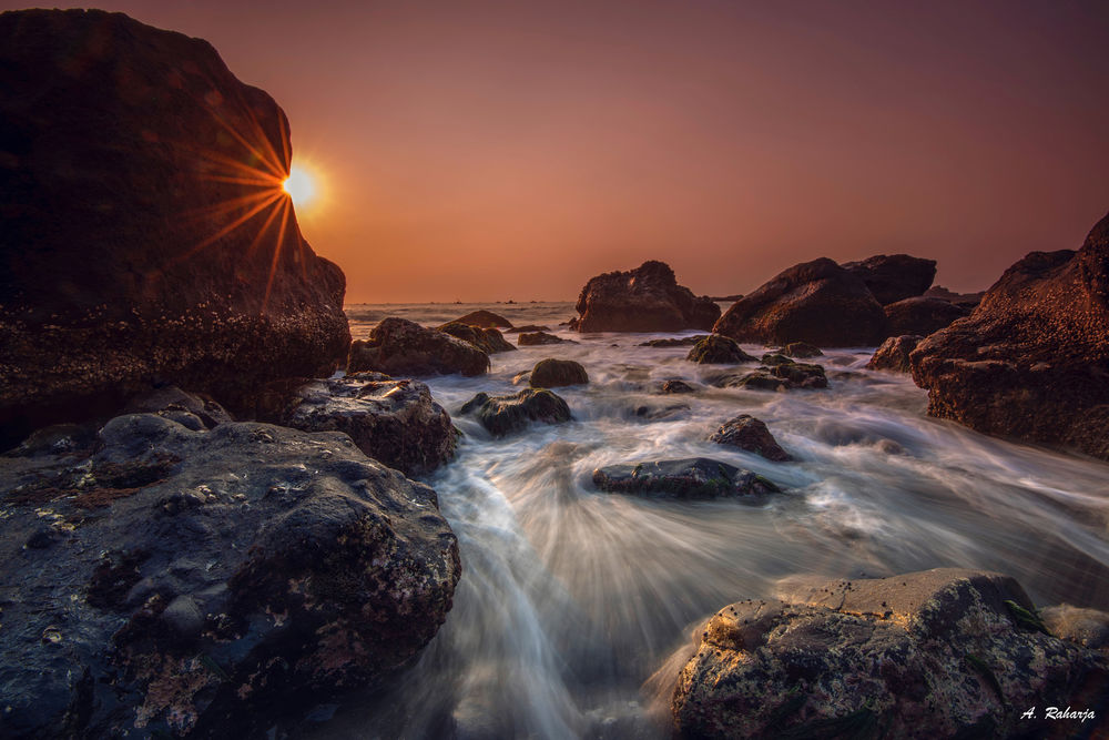 Обои для рабочего стола Заход солнца на пляже Loji Beach, Sukabumi Resident, West Java Province, Indonesia / Loji, резиденте Sukabumi, провинция Западной Явы, Индонезия, by Anton Raharja