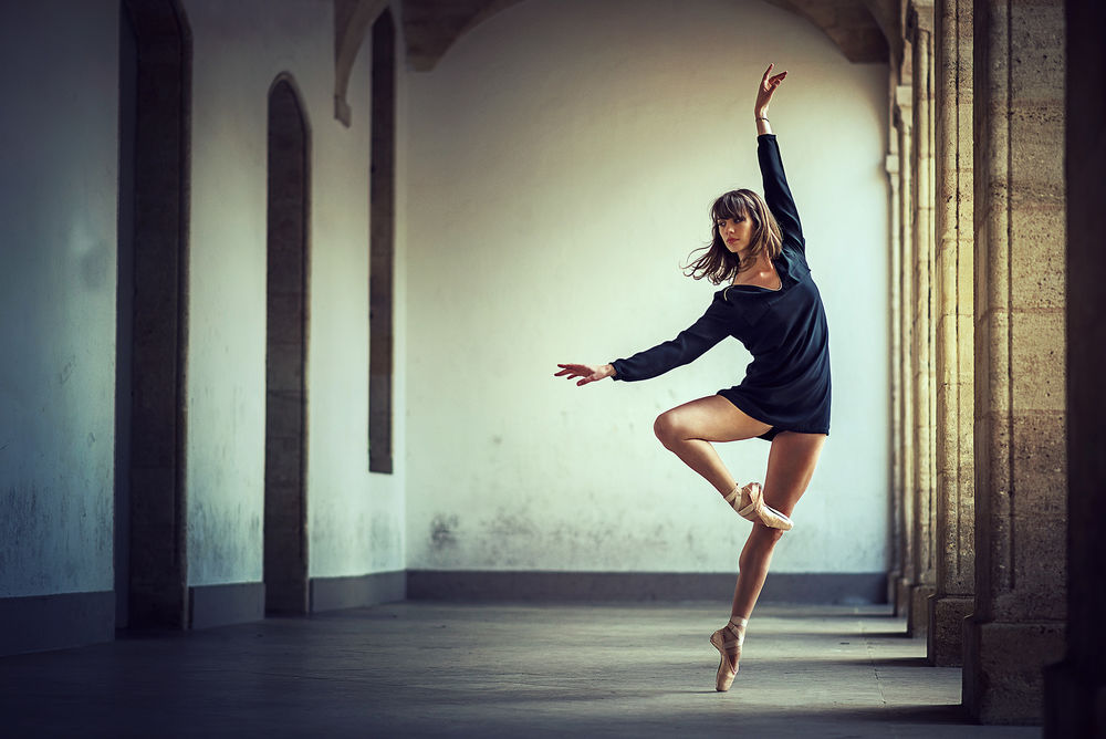 Обои для рабочего стола Модель Marie Lys Navarro в танце, by Dimitry Roulland