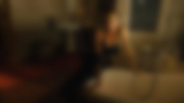 Обои на рабочий стол Модель Наталья Емельяненко сидит на ванне, фотограф Georgy Chernyadyev