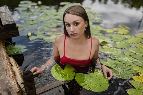 Обои на рабочий стол Девушка стоит в озере, by J. Photography