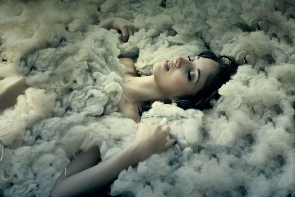 Обои для рабочего стола Спящая девушка, Elisa Rinaldi Fotografie