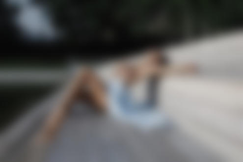 Обои на рабочий стол Модель Лиля позирует на ступеньках, фотограф Артур Абдуллазянов