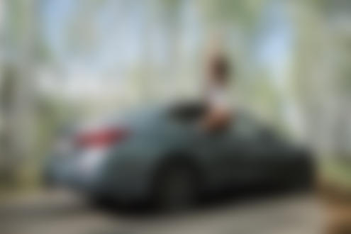 Обои на рабочий стол Модель Диляра позирует на авто, фотограф Артур Абдуллазянов