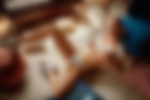 Обои для рабочего стола Модель Влада Вотрина позирует на полу, фотограф Георгий Чернядьев