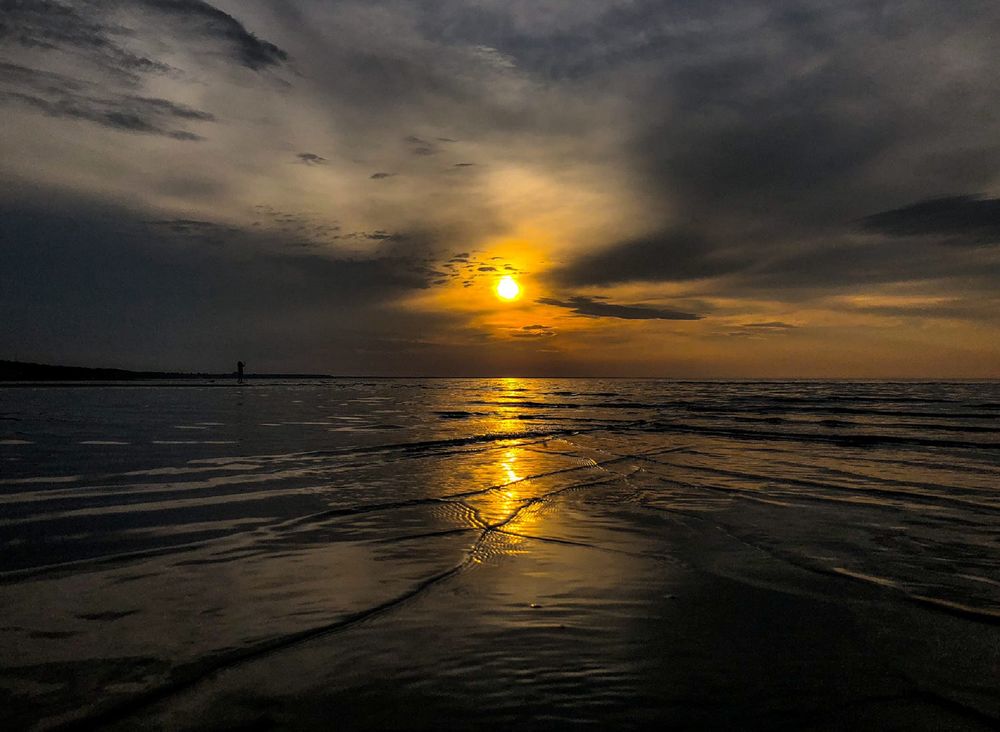 Обои для рабочего стола Яркое солнце над морем, by J. Photographу