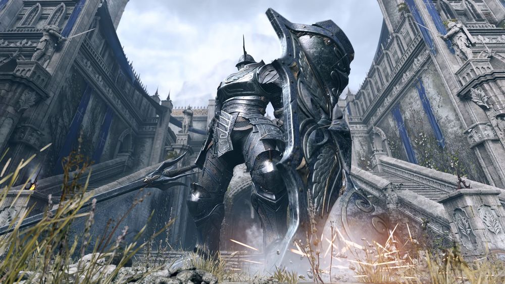 Обои для рабочего стола Tower Knight / Рыцарь Башни (Настоящее имя Альфред) вооружен копьем и Щитом Башни, закован в тяжелую броню, босс из видеоигры Demon’s Souls / Души Демонов, эксклюзив для игровой приставки Sony PlayStation 5