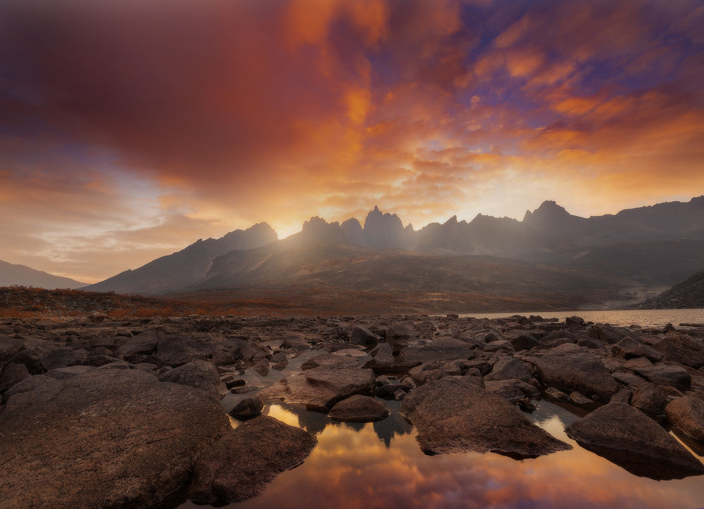 Обои для рабочего стола Утро в красивейшем месте Yukon, Canada / Канады. Юкон. Tombstone Territorial Park / Парк Тумбстоун. Фотограф Chertov Evgeny