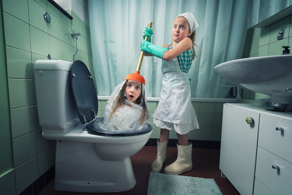Обои для рабочего стола Девочка стоит у унитаза, by John Wilhelm