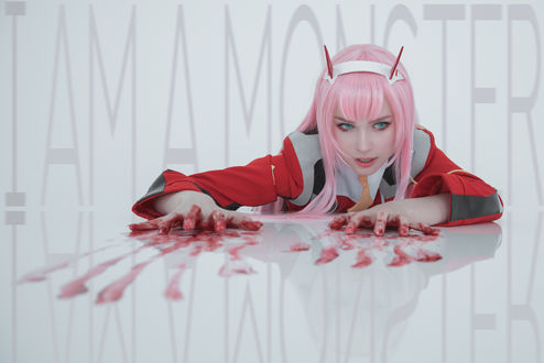 Обои на рабочий стол Zero Two / Зеро Ту из аниме Darling in the FranXX / Милый во Франксе / Косплей