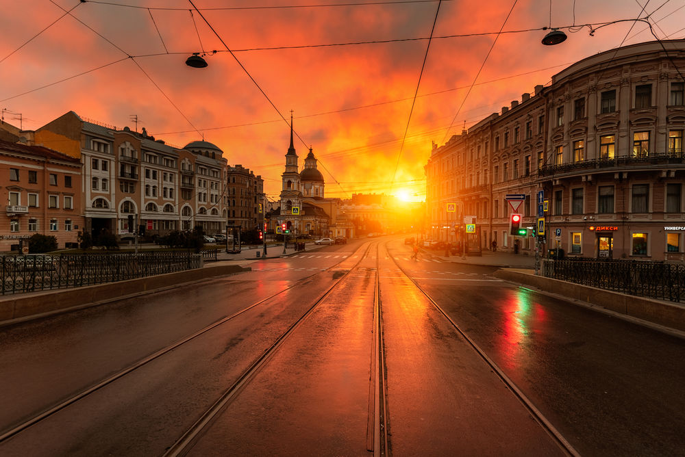 Обои для рабочего стола Улица Белинского, Сентябрь в Санкт-Петербурге, закат. Фотограф Гордеев Эдуард