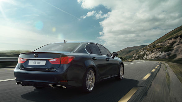 Обои на рабочий стол Черный Lexus GS350 едет по трассе в горах, by Dmitriy Ten