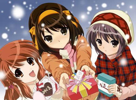 Обои на рабочий стол Mikuru Asahina / Микуру Асахина, Haruhi Suzumiya / Харухи Судзумия и Yuki Nagato / Юки Нагато смущенно дарят подарки на фоне падающего снега, персонажи из аниме Suzumiya Haruhi no Yuutsu / Меланхолия Харухи Судзумии