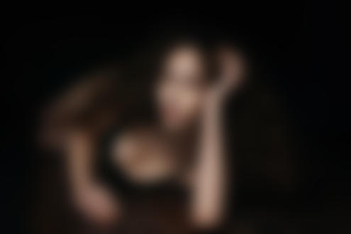 Обои на рабочий стол Девушка модель Дария Афанасьева позирует на черном фоне, фотограф Alexander Drobkov