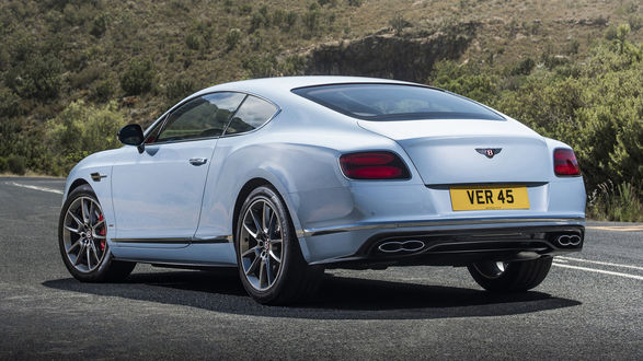 Обои на рабочий стол Белый суперкар Bentley Continental GT V8S, модель 2015 года