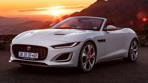 Обои на рабочий стол Белый суперкар Jaguar F-Type P 380, модель 2020 года