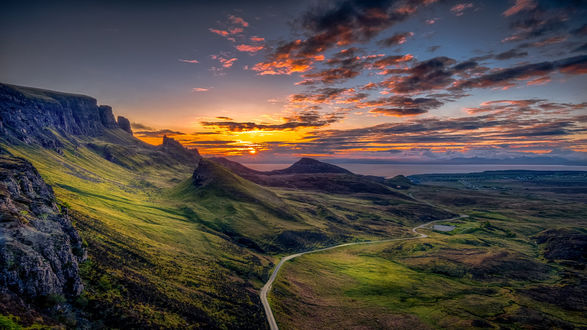 Обои на рабочий стол Горный пейзаж на фоне восхода солнца, Scotland / Шотландия, фотограф Andreas Schwager / Андреас Швагер