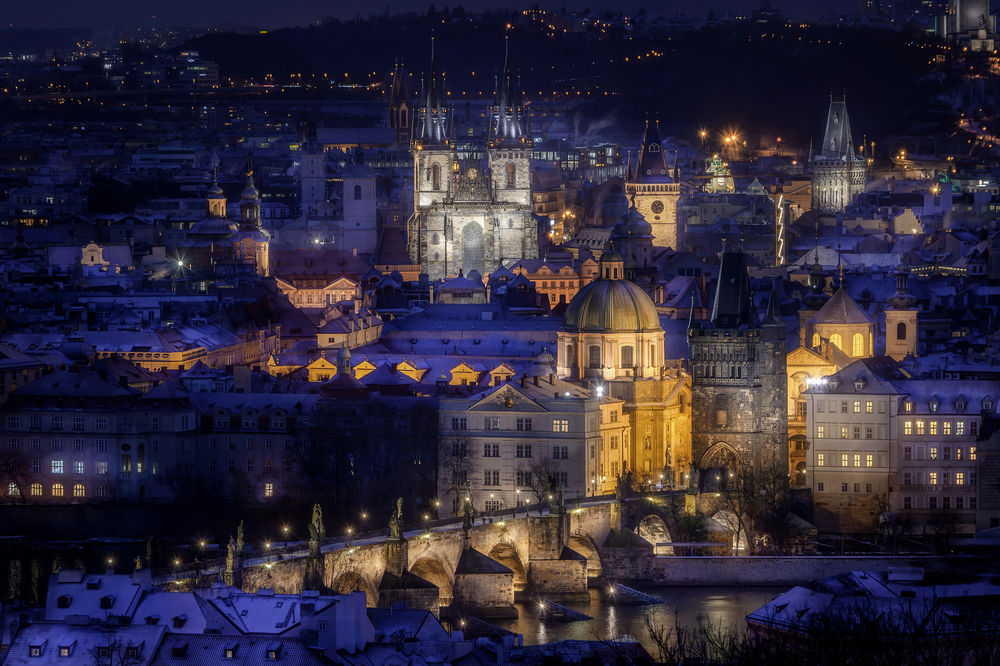 Обои для рабочего стола Prague / Прага зимней ночью, Czech Republic / Чехия, фотограф Полтораднев Денис