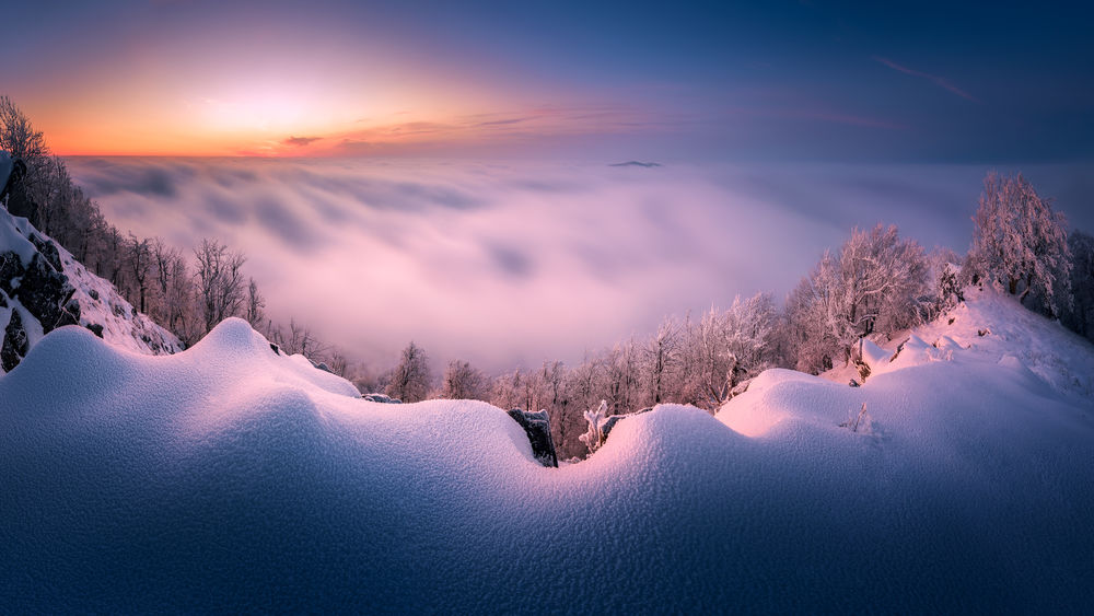 Обои для рабочего стола Красивый зимний вид заката. Фотограф Cernicky Radoslav