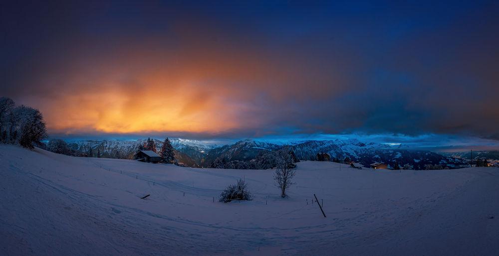 Обои для рабочего стола Последние лучи солнца на закате в Альпах Швейцарии, by Samuel Hess