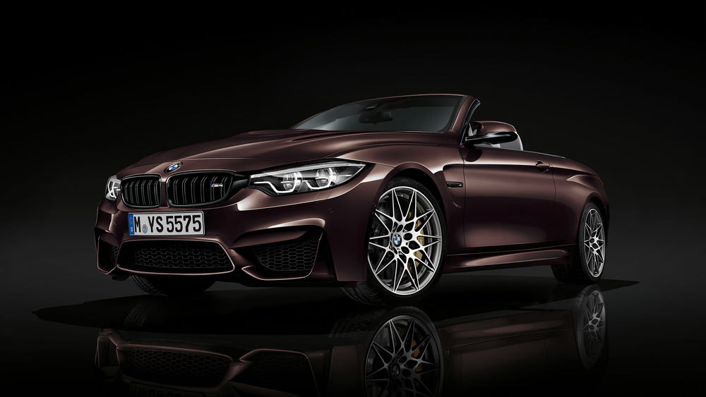Обои для рабочего стола Автомобиль коричневого цвета с откидной крышей BMW M4 Convertible