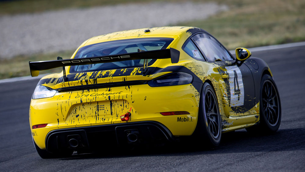 Обои для рабочего стола Спортивный автомобиль Porsche 718 Cayman GT4