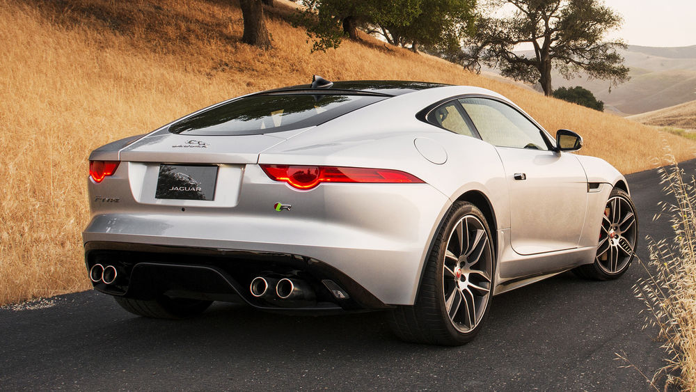 Обои для рабочего стола Суперкар цвета серебристый металлик Jaguar F-Type R, модель 2015 года