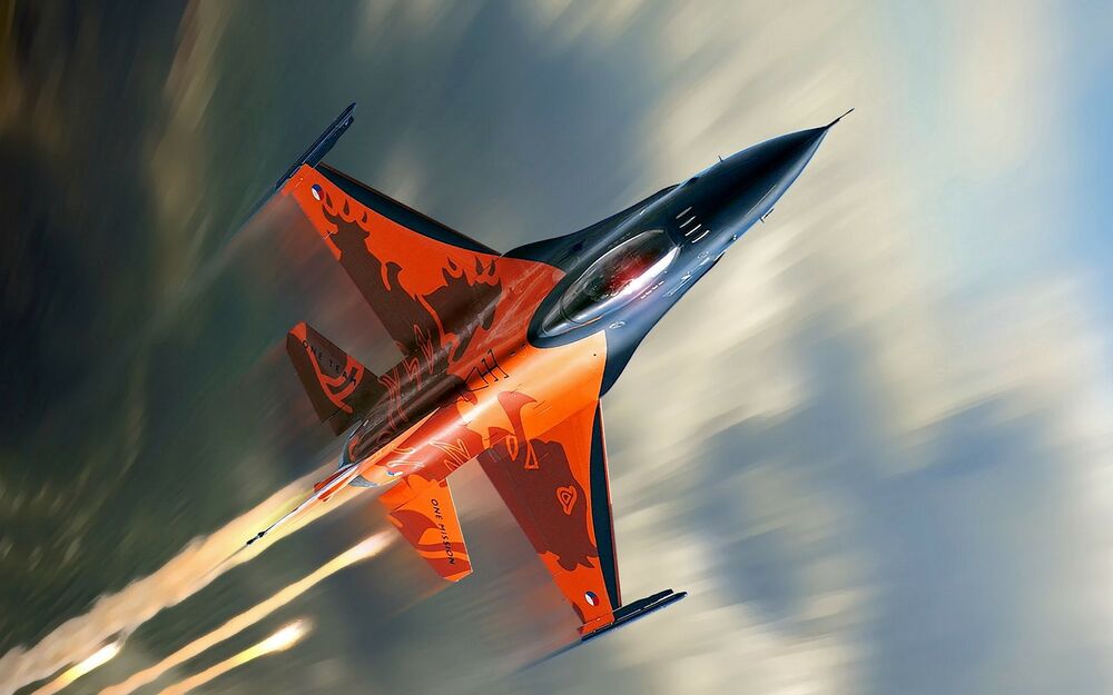 Обои для рабочего стола Летящий самолет F16 falcon (one mission)