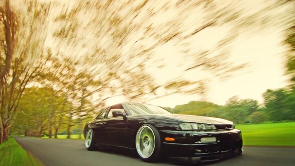 Обои на рабочий стол Автомобиль Nissan Silvia S14 мчащийся через осенний лес