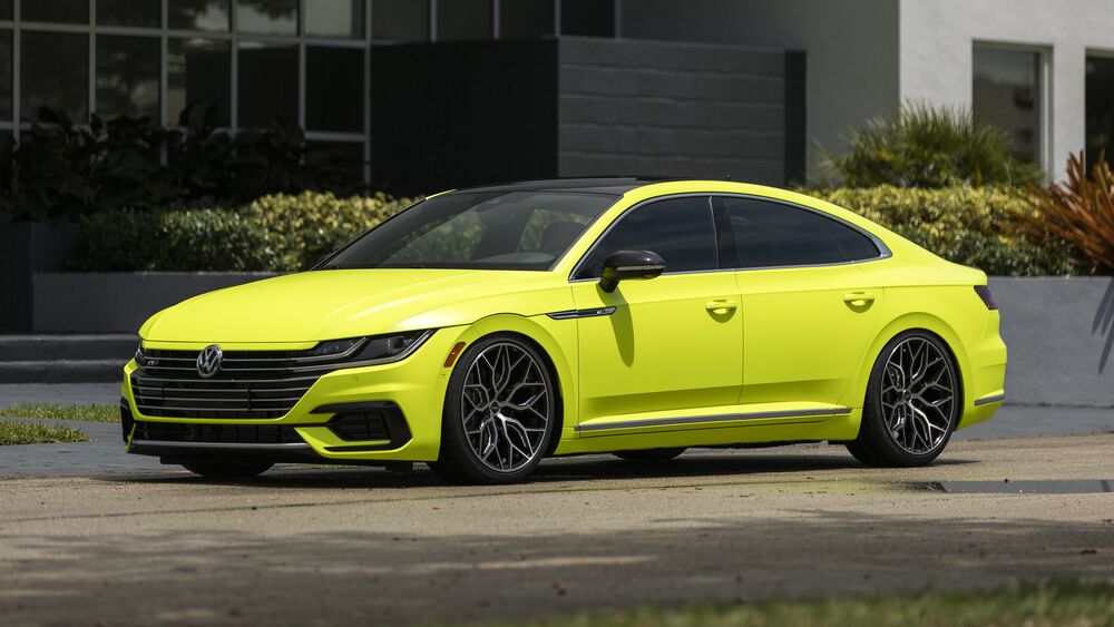 Обои для рабочего стола Коцепт автомобиля Volkswagen Arteon в лимонном цвете