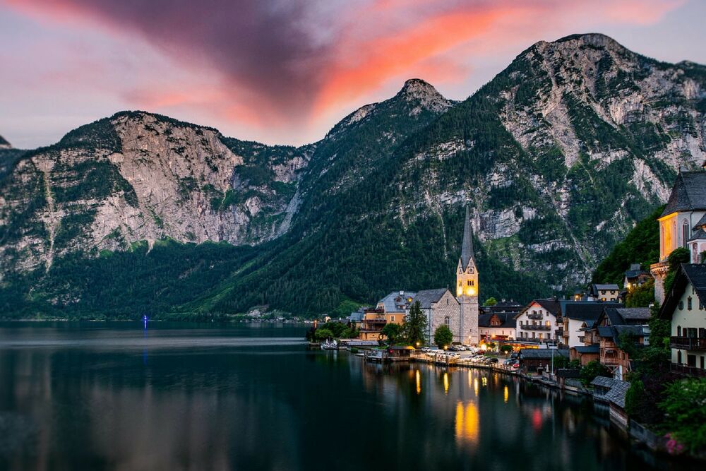Обои для рабочего стола Вечерний вид у озера на Hallstatt, Austria / Гальштатт, Австрия, фотограф Bruno Nasatti