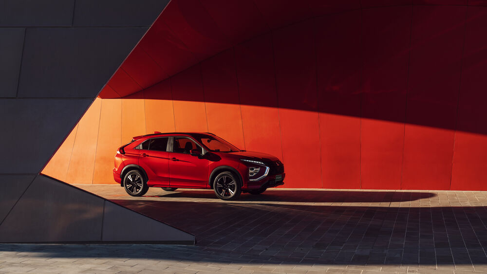 Обои для рабочего стола Кроссовер красного цвета, электро автомобиль Mitsubishi Eclipse Cross