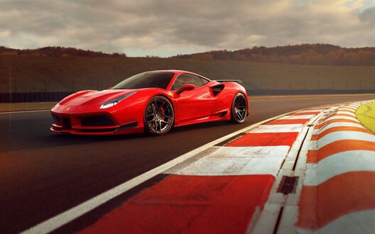 Обои на рабочий стол Новитек Н-Ларго Феррари 488 / Novitec N-Largo Ferrari 488 на гоночной трассе на закате